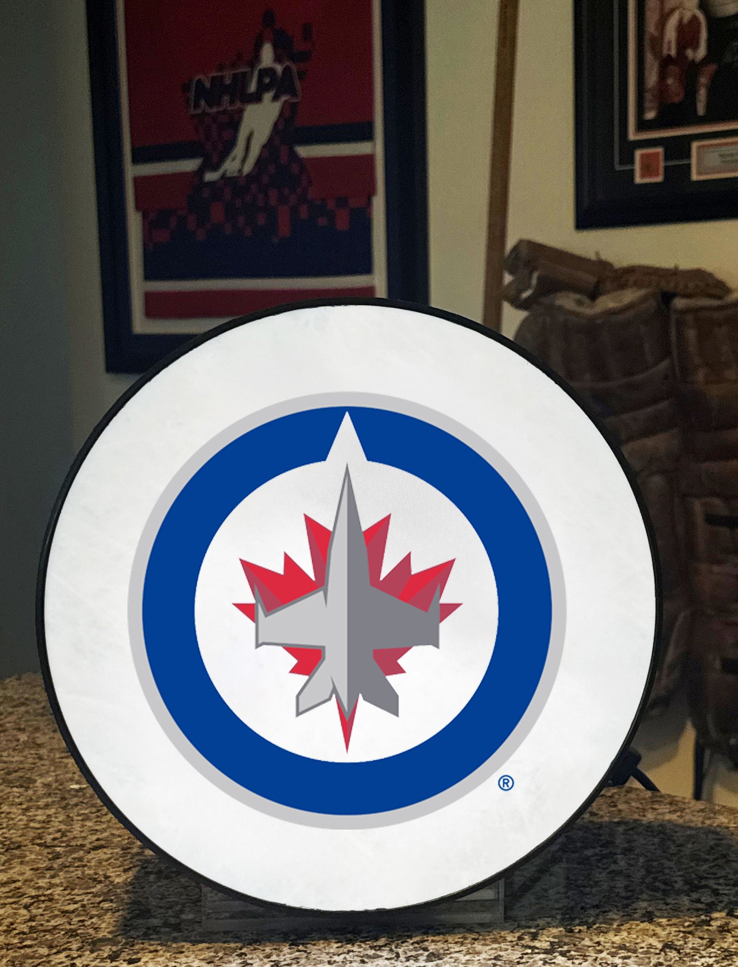 Winnipeg Jets™ Hockey Puck Lamp